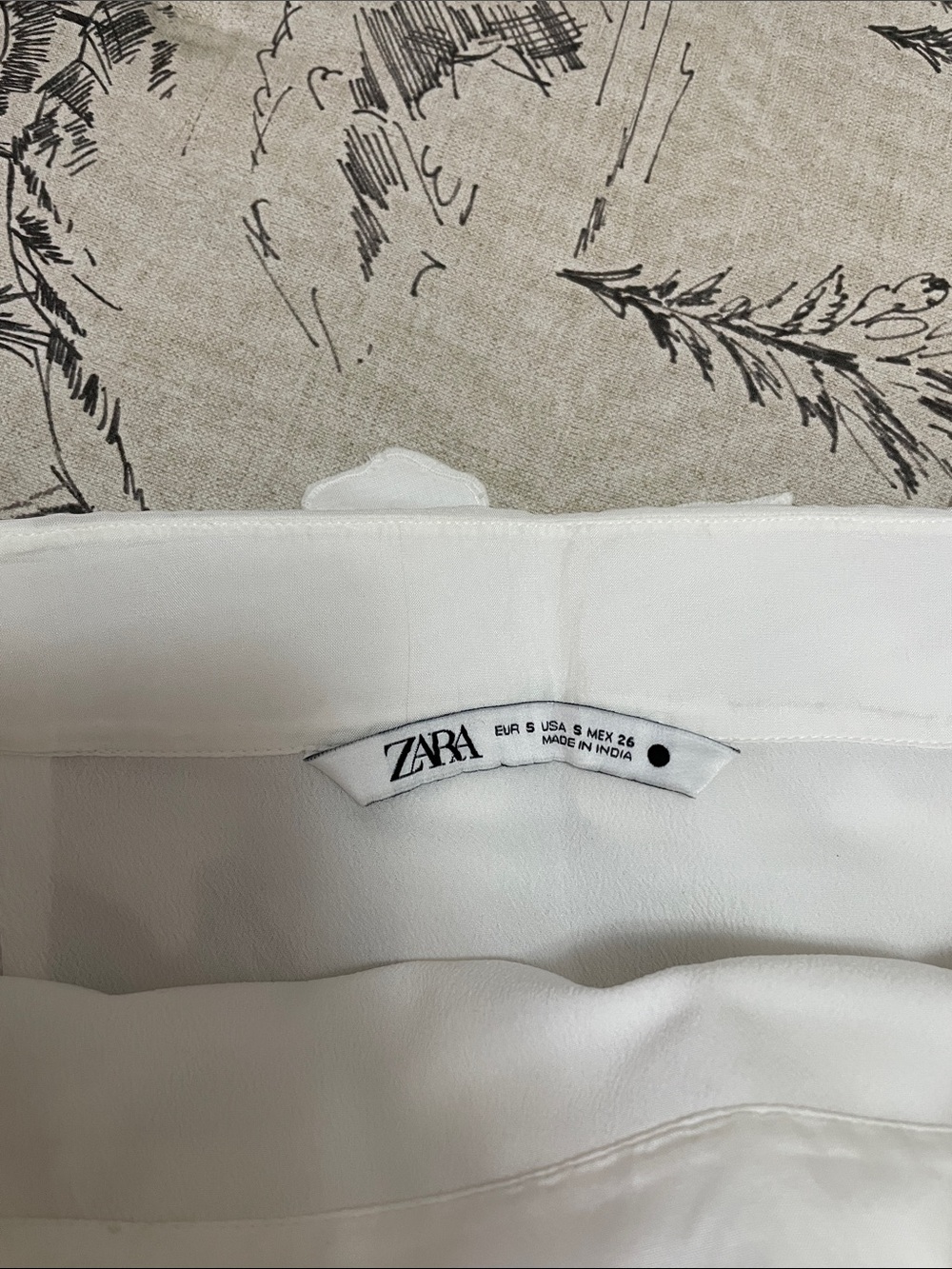 Zara White Mini Appliqué Skirt S NWOT - Picture 4 of 4